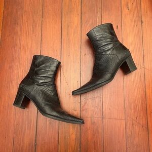 Vía Spiga Croc-Embossed Ankle Boots Bootie 7.5